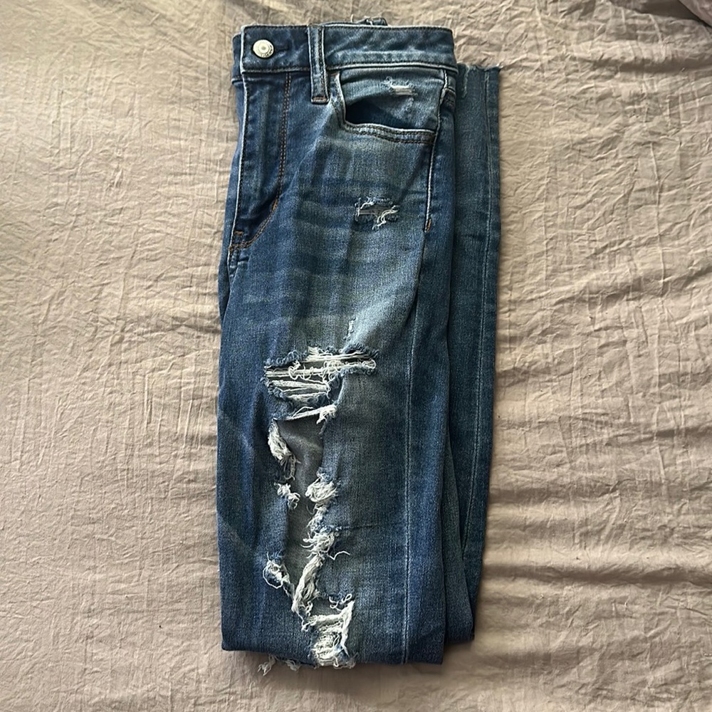 American Eagle Distressed Super High Rise Jegging